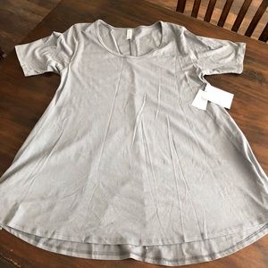 NWT Lu La Rue Perfect T